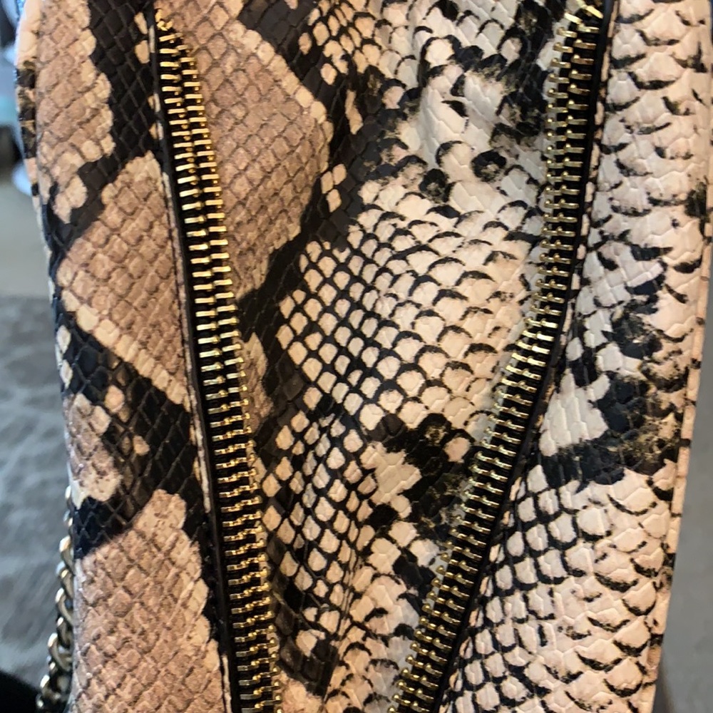 INC Purse Shoulder Bag Tan Vegan Snake Faux Reptile Large Chain Zippered Satchel - Picture 13 of 16